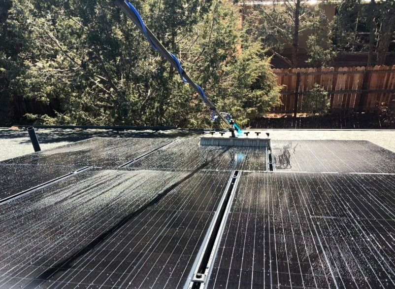 Zalvus.tech® 30M - 100% Conductive Resistant Water Fed System for Solar Panel Cleaning